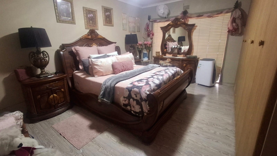 5 Bedroom Property for Sale in Vaalpark Free State